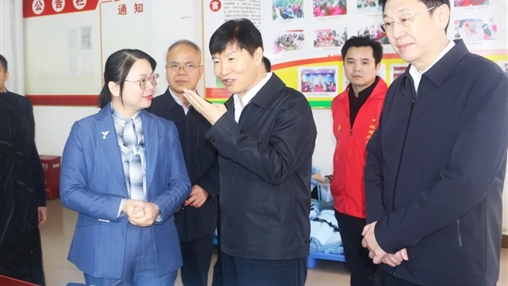 廣西壯族自治區黨委委員、常委、副書(shū)記劉小明蒞臨百裕集團環(huán)江車(chē)間調研