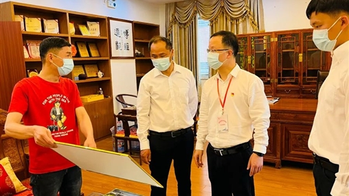 惠安縣委常委、組織部部長(cháng)洪亞清蒞臨百裕集團研發(fā)中心調研指導工作